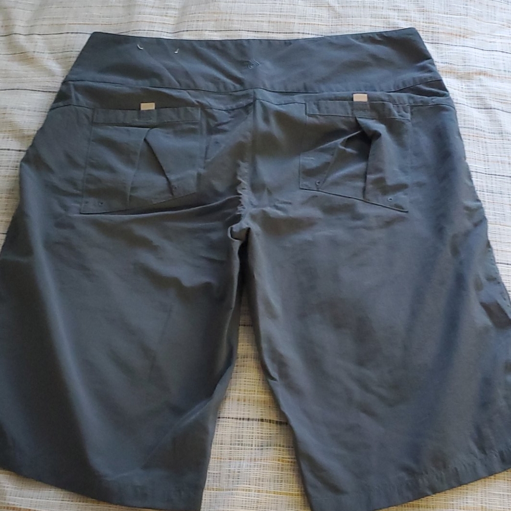 Hiking shorts (dri fit material) - Picture 3 of 9